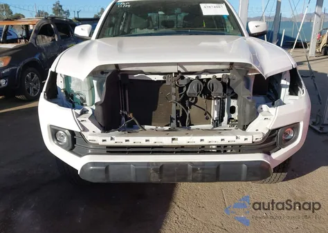 2023 Toyota Tacoma Trd Off Road z USA, uszkodzony, nr VIN 3TMCZ5AN4PM554899